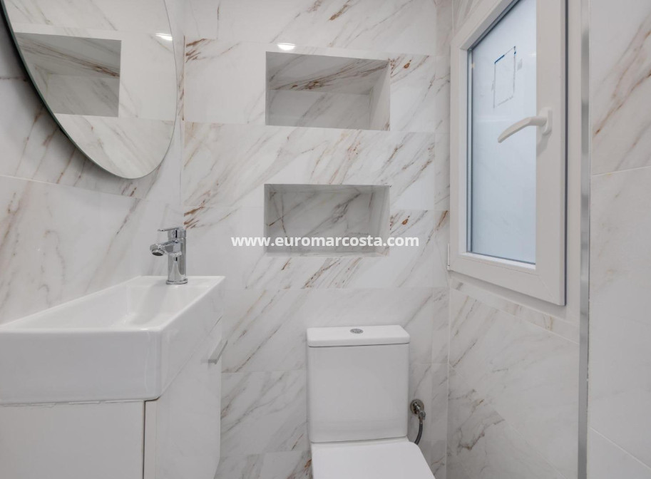 Sale - Apartment / flat - Torrevieja - TORREVIEJA