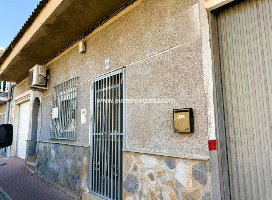 Sale - Casa - San Fulgencio