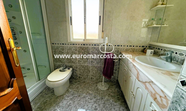 Objekte zum Wiederverkauf - Villa freitstehend - Santa Pola