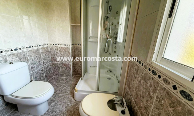 Objekte zum Wiederverkauf - Villa freitstehend - Santa Pola