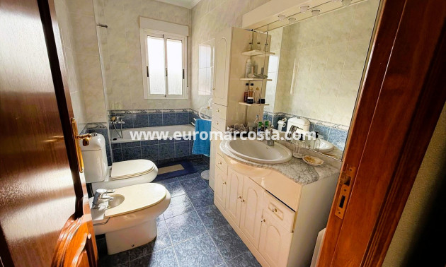 Objekte zum Wiederverkauf - Villa freitstehend - Santa Pola