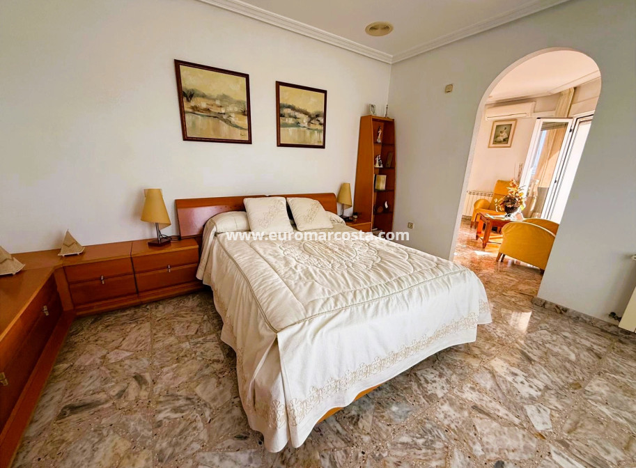 Objekte zum Wiederverkauf - Villa freitstehend - Santa Pola