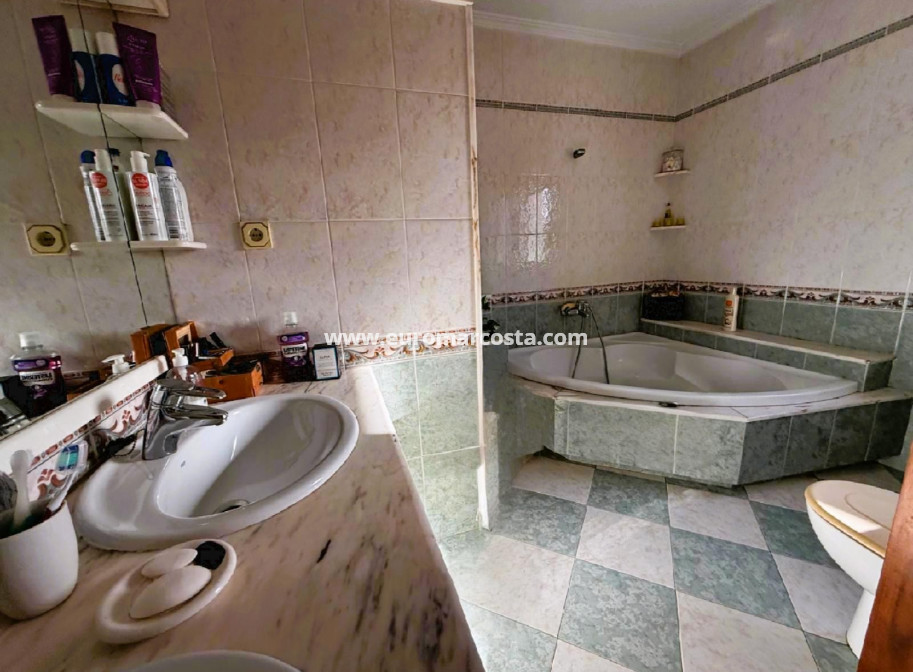 Objekte zum Wiederverkauf - Villa freitstehend - Santa Pola