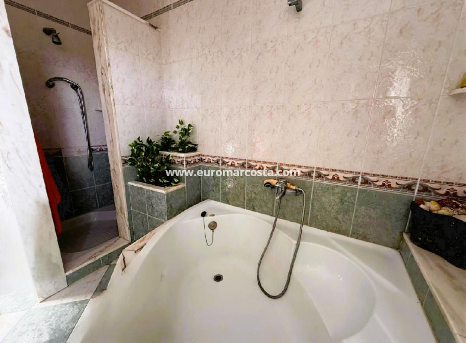 Objekte zum Wiederverkauf - Villa freitstehend - Santa Pola