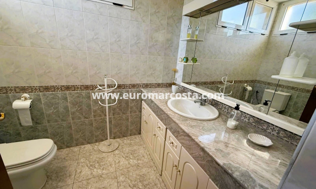 Objekte zum Wiederverkauf - Villa freitstehend - Santa Pola