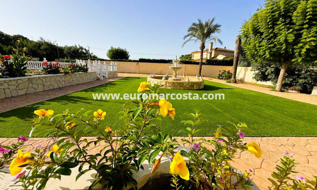 Objekte zum Wiederverkauf - Villa freitstehend - Santa Pola