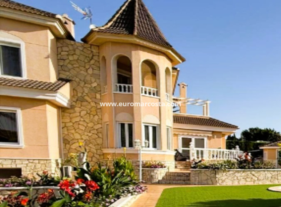 Objekte zum Wiederverkauf - Villa freitstehend - Santa Pola