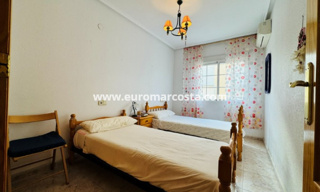 Sale - Apartment / flat - La Mata - TORREVIEJA