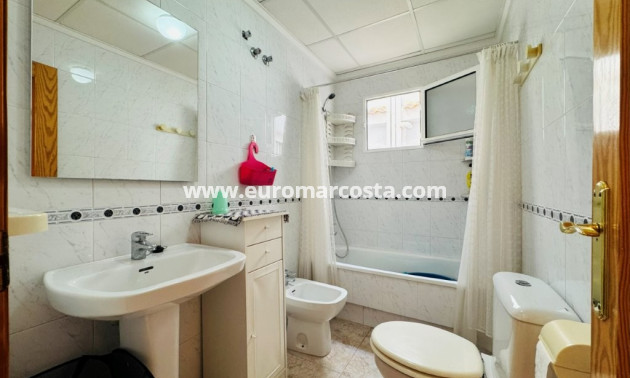 Sale - Apartment / flat - La Mata - TORREVIEJA