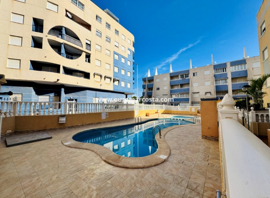 Sale - Apartment / flat - La Mata - TORREVIEJA