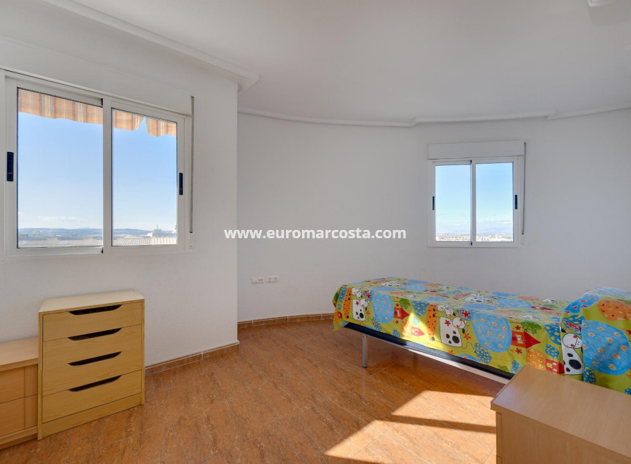 Venta - Apartamento / piso - Torrevieja - TORREVIEJA