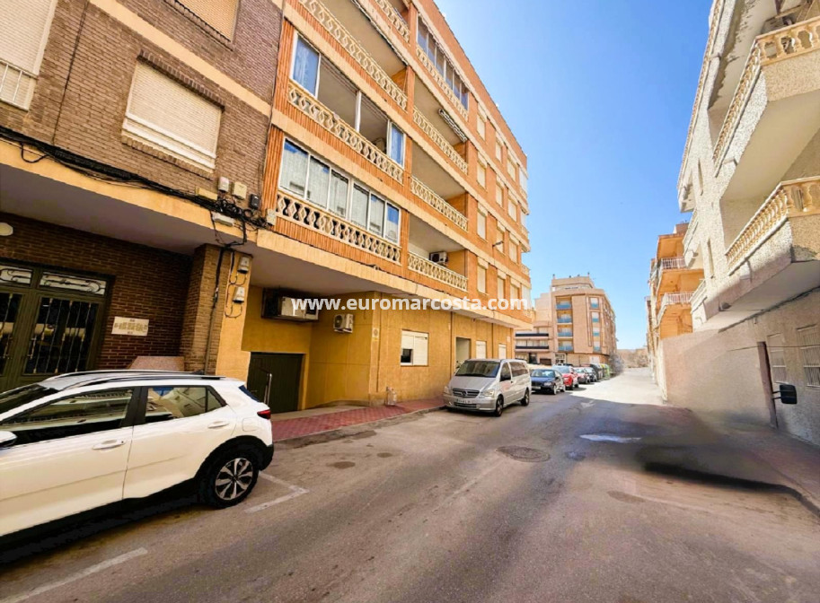 Sale - Apartment / flat - La Mata