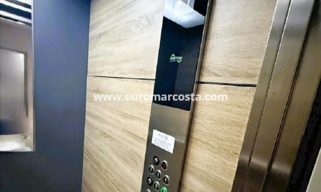 Sale - Apartment / flat - La Mata