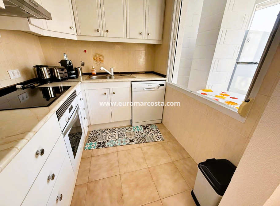 Sale - Apartment / flat - La Mata