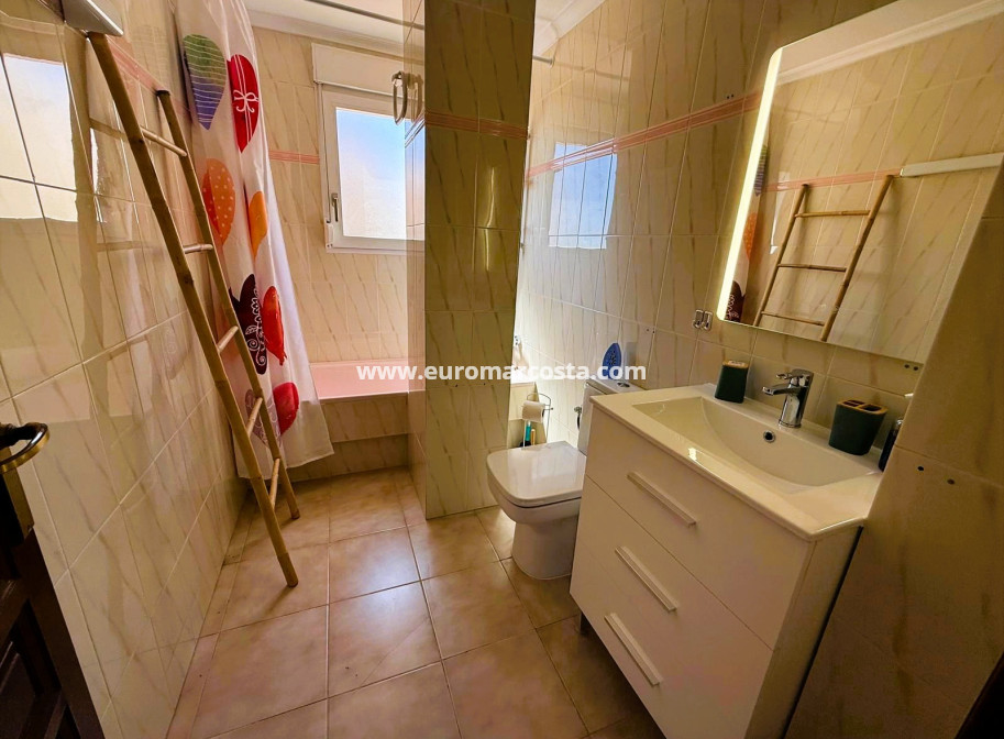 Sale - Apartment / flat - La Mata