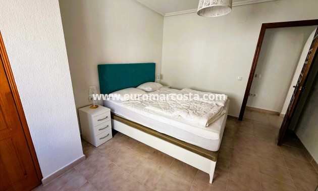 Sale - Apartment / flat - La Mata