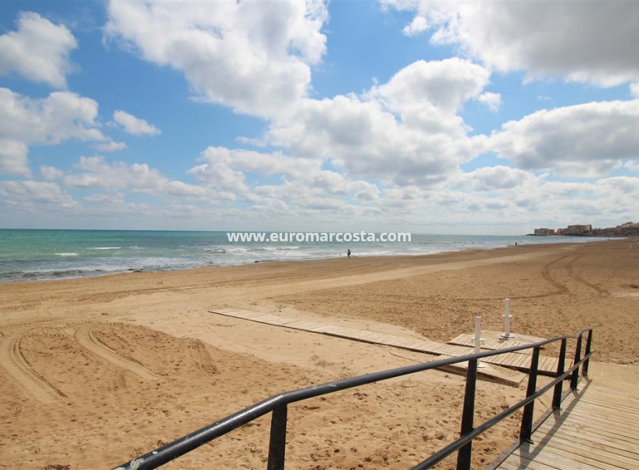 Sale - Apartment / flat - La Mata