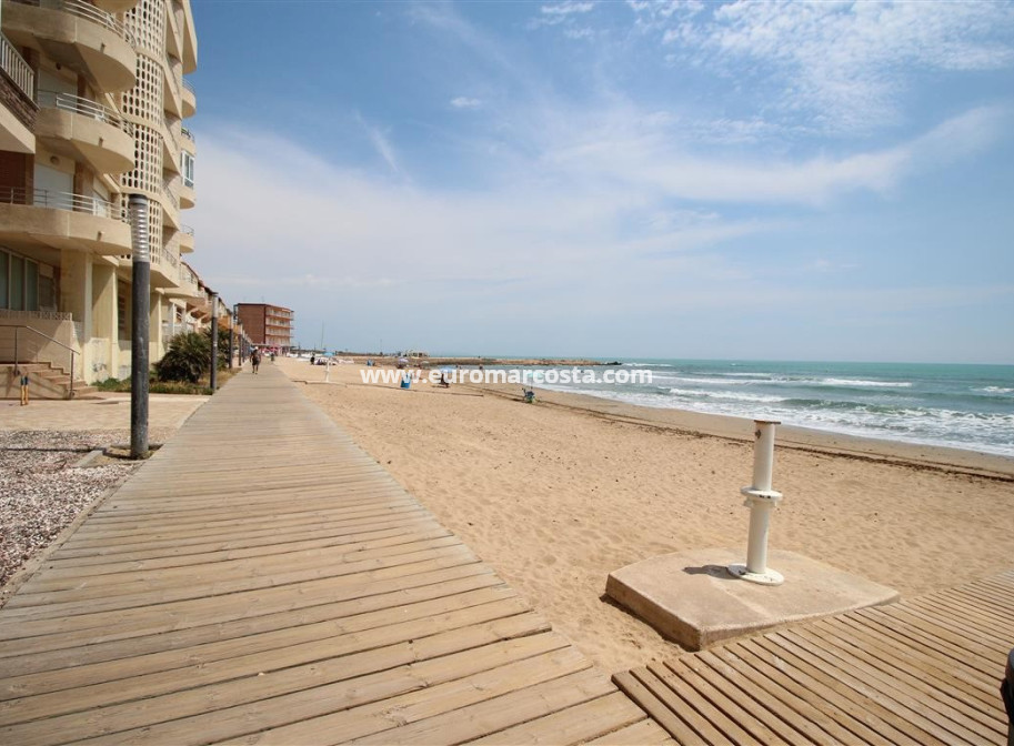 Sale - Apartment / flat - La Mata