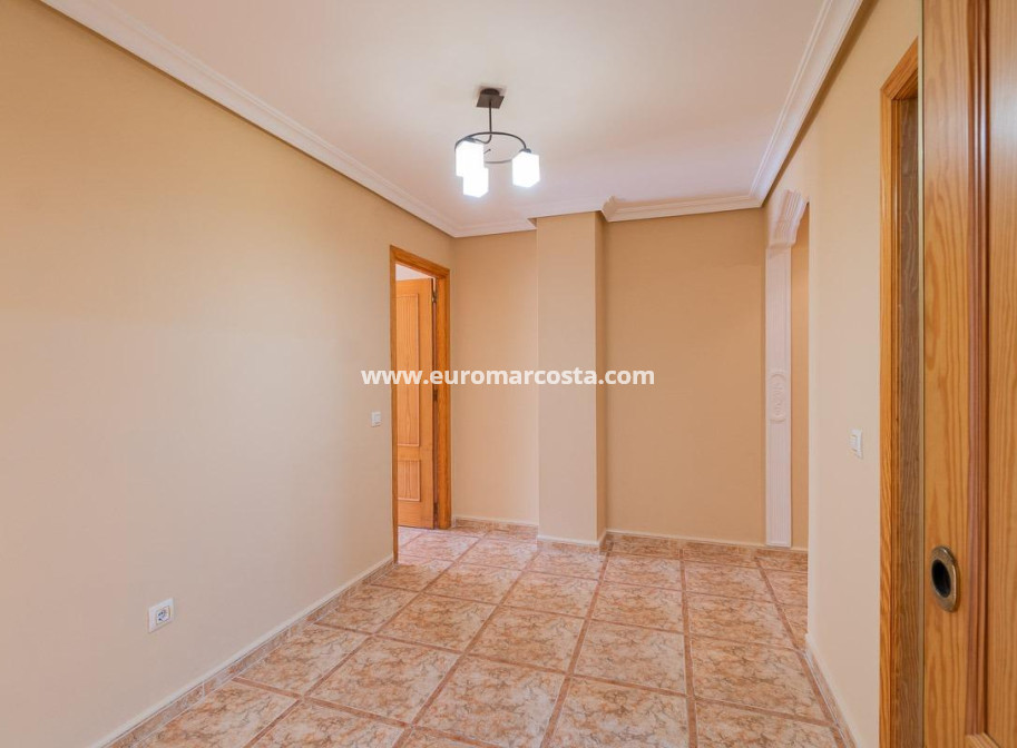 Objekte zum Wiederverkauf - Wohnung - Torrevieja - TORREVIEJA