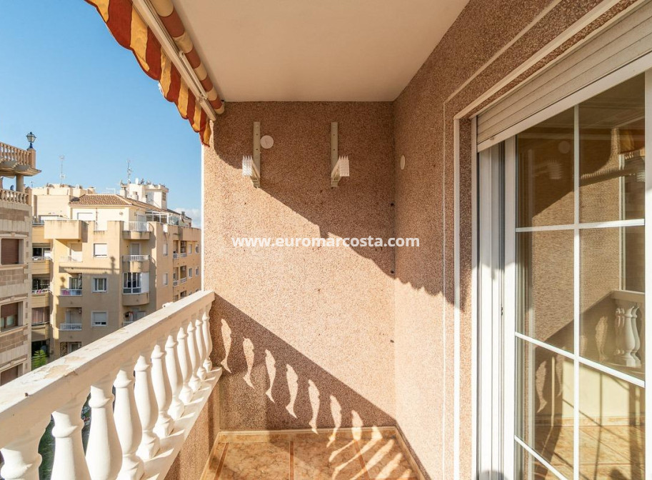 Objekte zum Wiederverkauf - Wohnung - Torrevieja - TORREVIEJA
