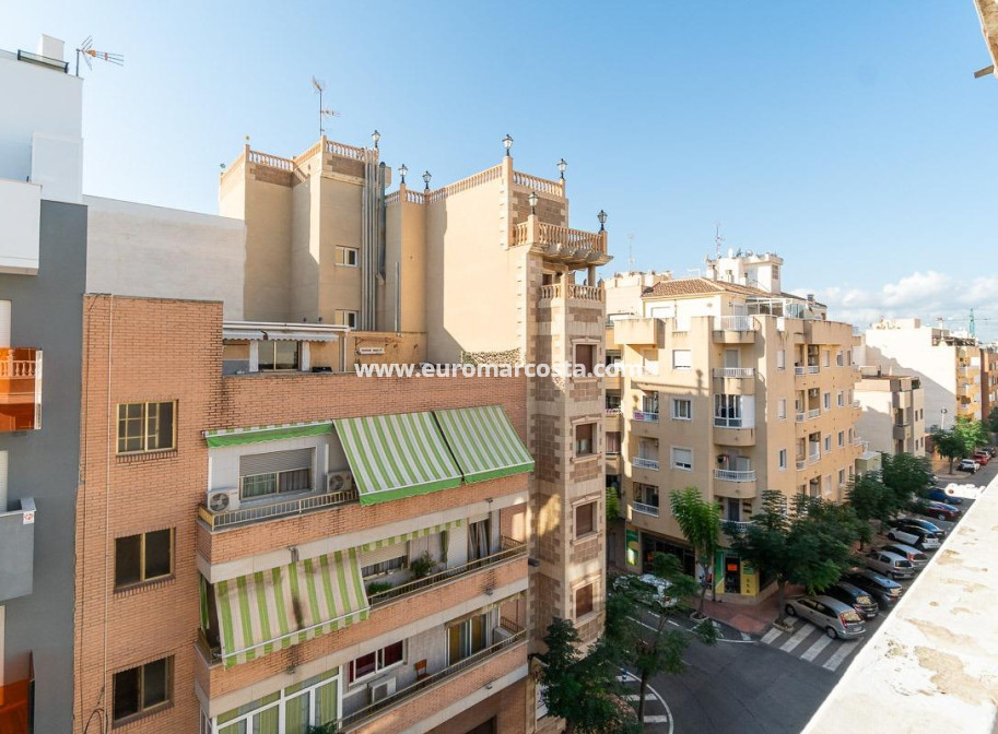 Objekte zum Wiederverkauf - Wohnung - Torrevieja - TORREVIEJA