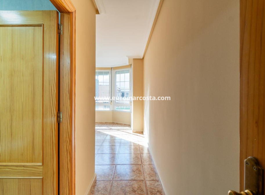 Objekte zum Wiederverkauf - Wohnung - Torrevieja - TORREVIEJA