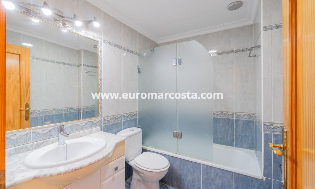 Objekte zum Wiederverkauf - Wohnung - Torrevieja - TORREVIEJA