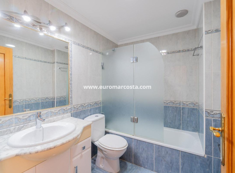 Objekte zum Wiederverkauf - Wohnung - Torrevieja - TORREVIEJA