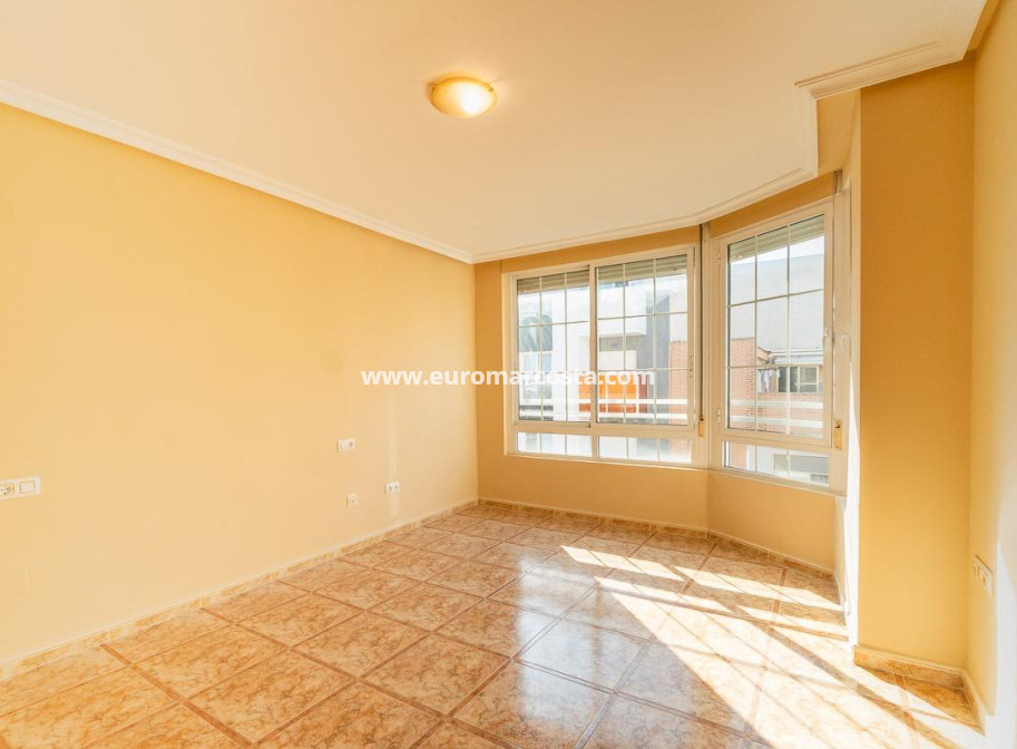 Objekte zum Wiederverkauf - Wohnung - Torrevieja - TORREVIEJA