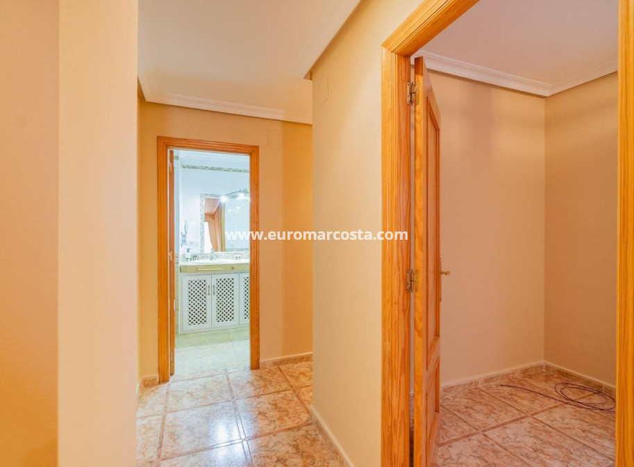 Objekte zum Wiederverkauf - Wohnung - Torrevieja - TORREVIEJA