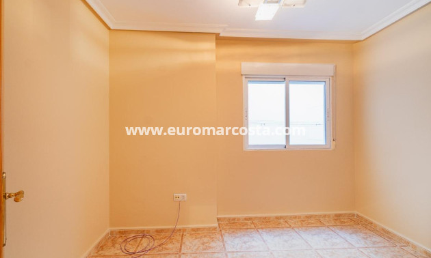 Objekte zum Wiederverkauf - Wohnung - Torrevieja - TORREVIEJA