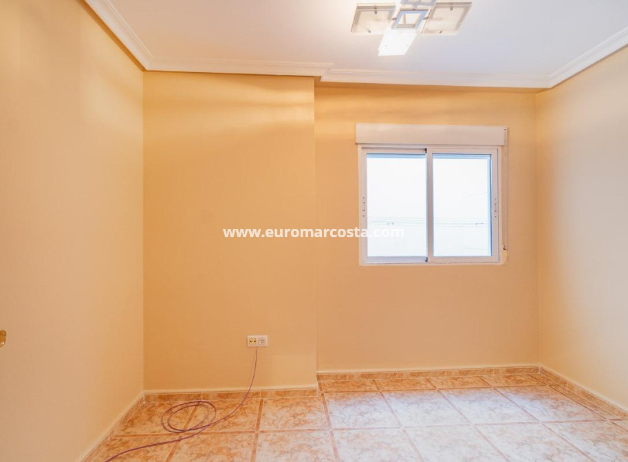 Objekte zum Wiederverkauf - Wohnung - Torrevieja - TORREVIEJA
