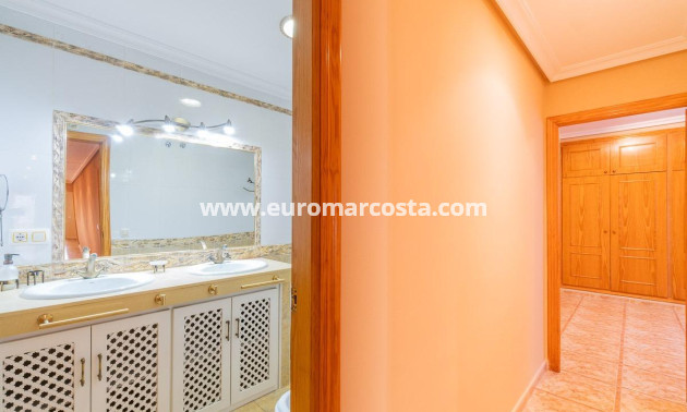Objekte zum Wiederverkauf - Wohnung - Torrevieja - TORREVIEJA