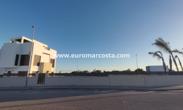 Neubauten - Villa freitstehend - Los Montesinos