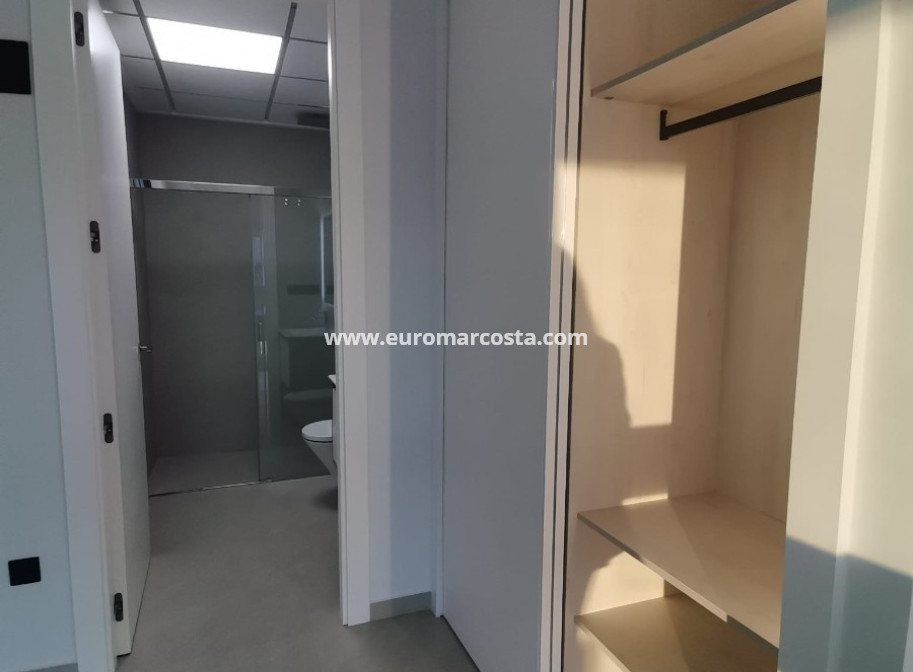 Neubauten - Villa freitstehend - Los Montesinos