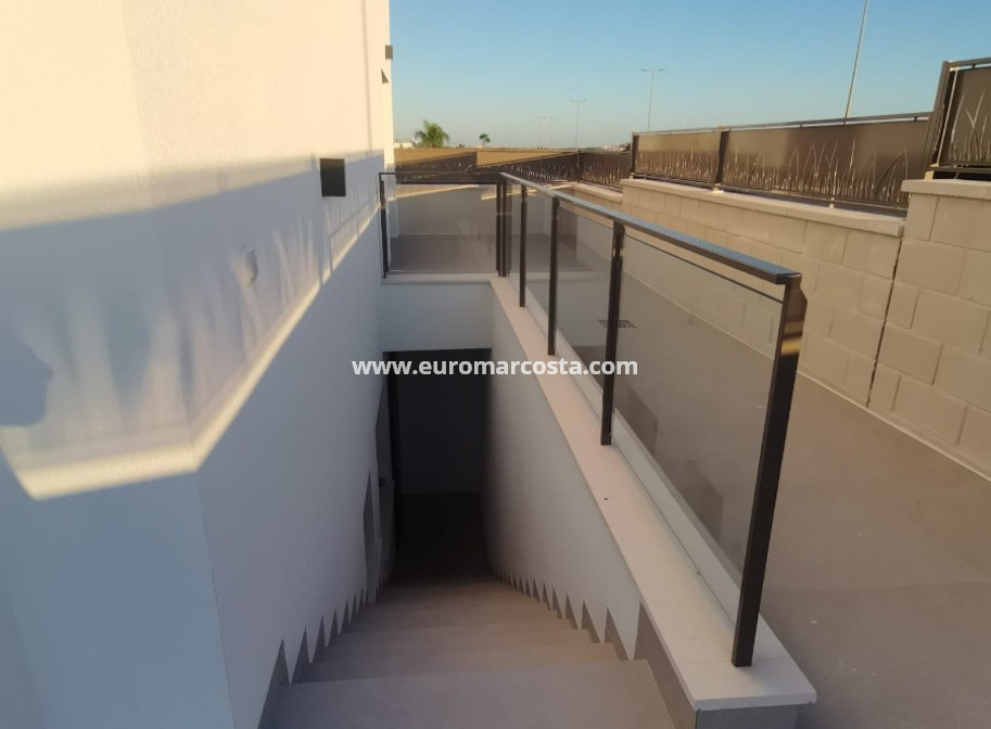 Neubauten - Villa freitstehend - Los Montesinos