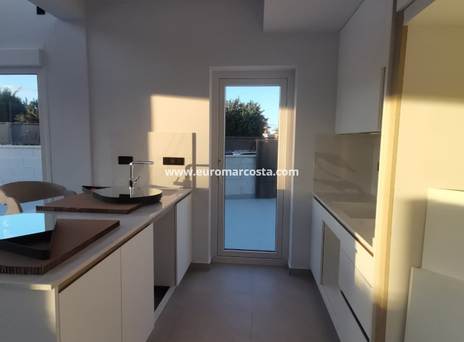 Neubauten - Villa freitstehend - Los Montesinos