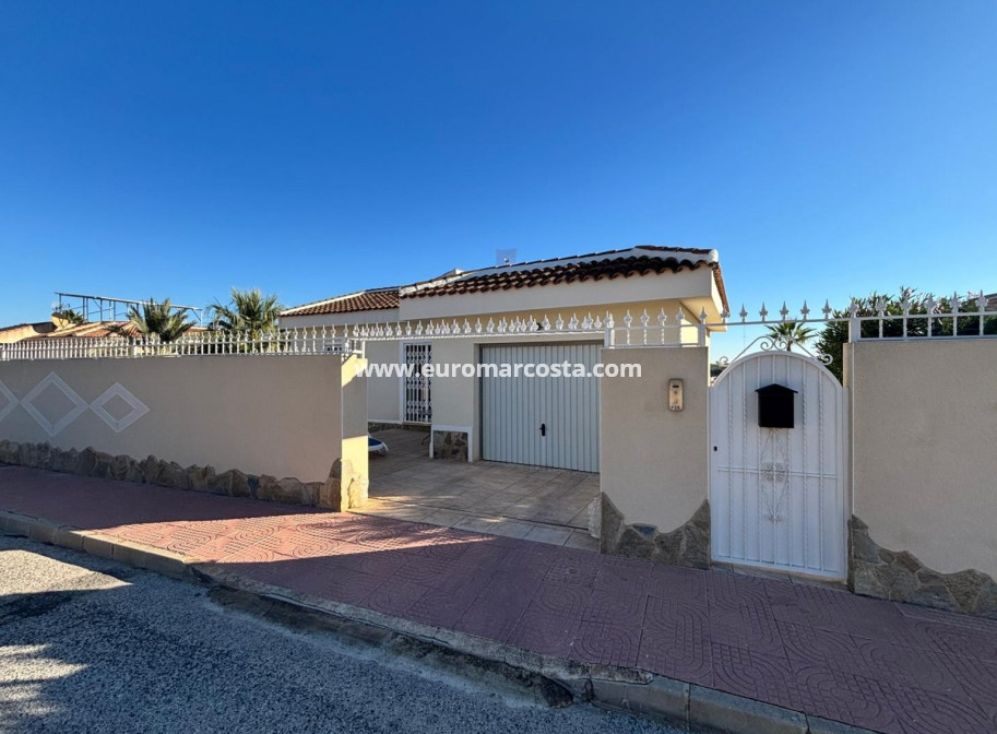 Sale - Villa - Ciudad Quesada