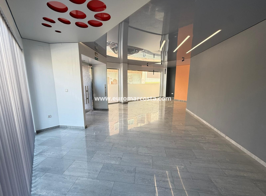 Sale - Commercial - Torrevieja - TORREVIEJA