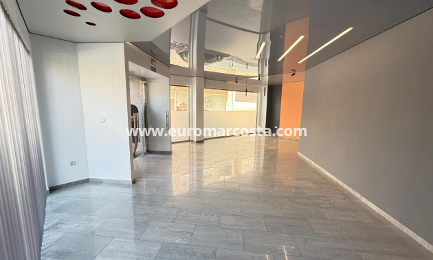 Sale - Commercial - Torrevieja - TORREVIEJA