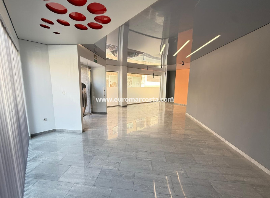 Sale - Commercial - Torrevieja - TORREVIEJA