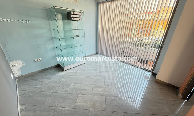 Sale - Commercial - Torrevieja - TORREVIEJA