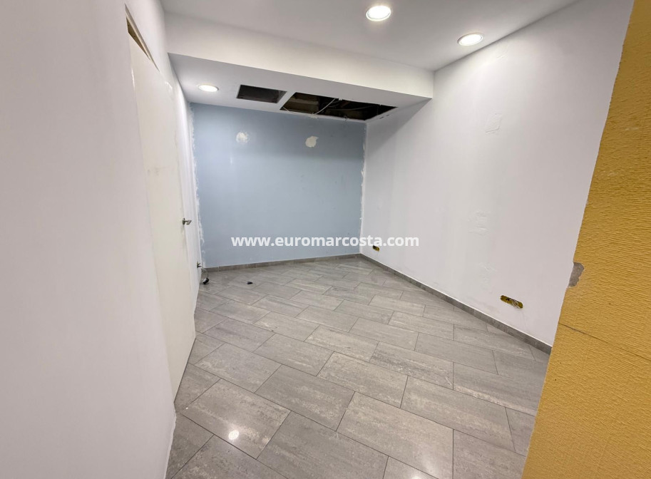 Sale - Commercial - Torrevieja - TORREVIEJA