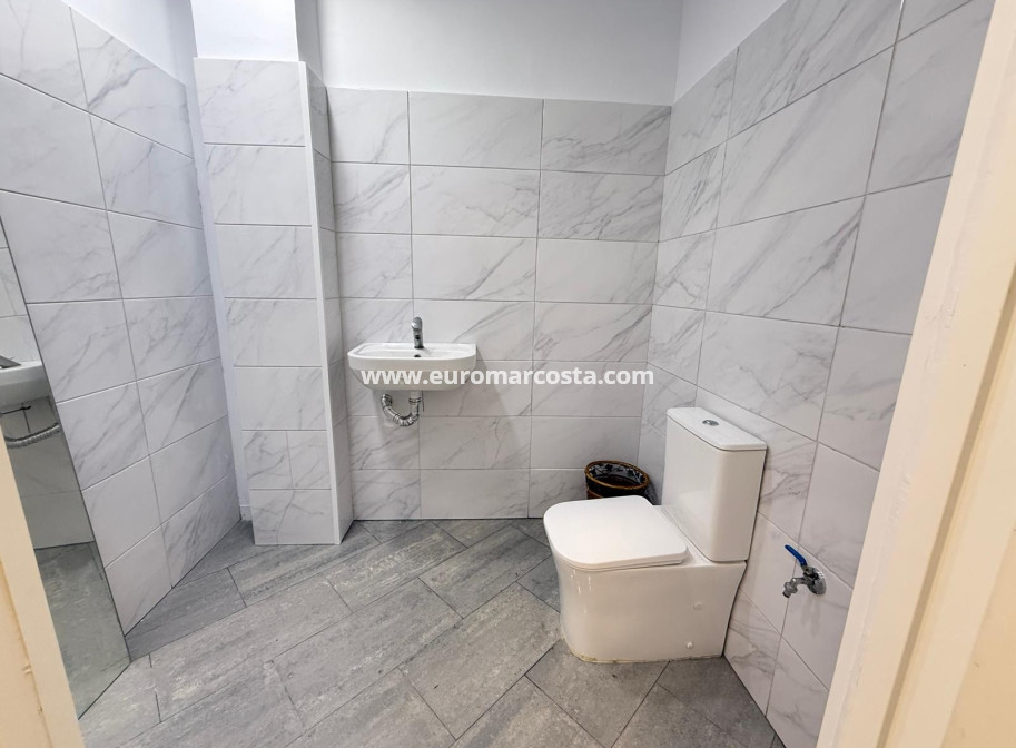 Sale - Commercial - Torrevieja - TORREVIEJA