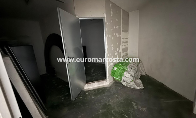 Sale - Commercial - Torrevieja - TORREVIEJA