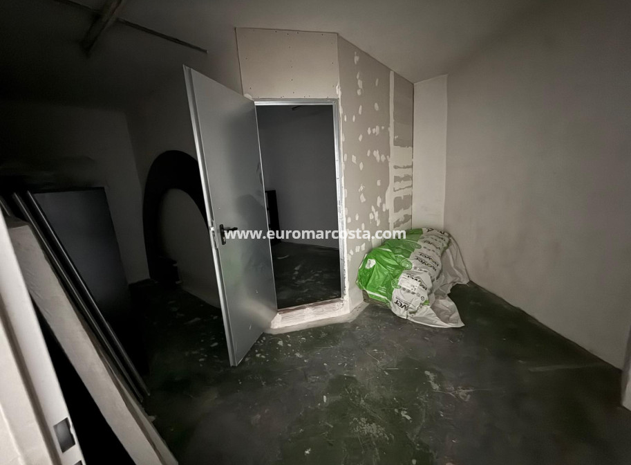 Sale - Commercial - Torrevieja - TORREVIEJA