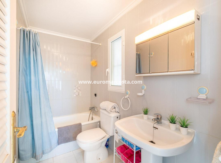 Objekte zum Wiederverkauf - Wohnung - Torrevieja - TORREVIEJA