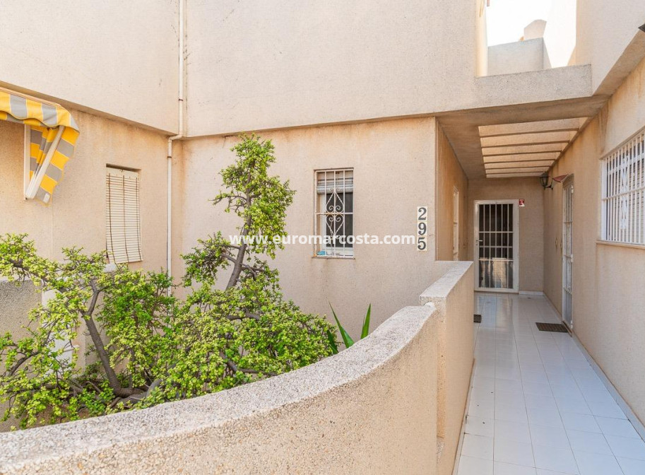 Objekte zum Wiederverkauf - Wohnung - Torrevieja - TORREVIEJA