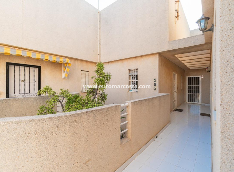 Objekte zum Wiederverkauf - Wohnung - Torrevieja - TORREVIEJA