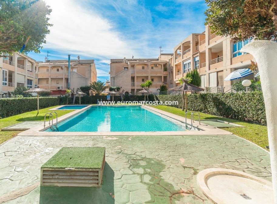 Objekte zum Wiederverkauf - Wohnung - Torrevieja - TORREVIEJA